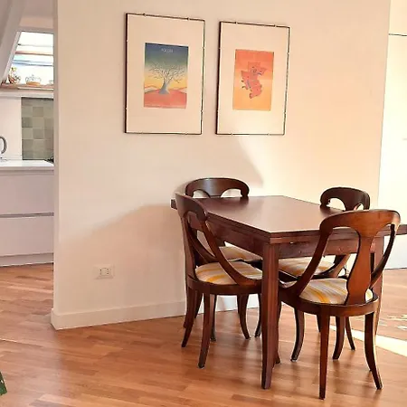 Mansarda Con Terrazzo Centralissima Appartement Milan