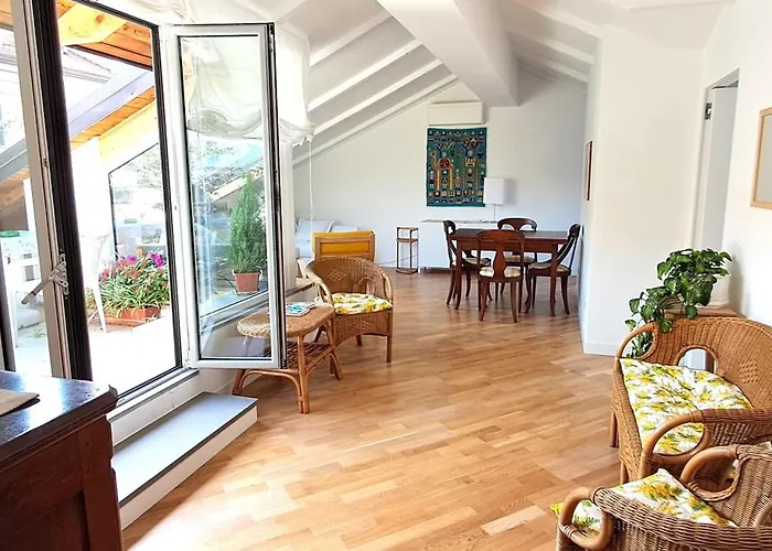 Daire Mansarda Con Terrazzo Centralissima Milano
