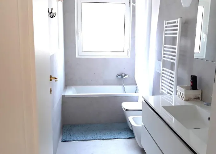 Mansarda Con Terrazzo Centralissima Daire *