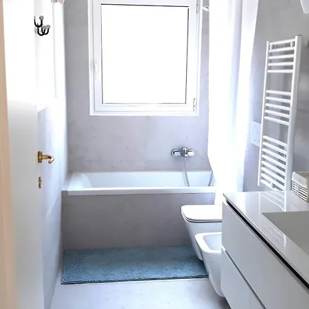 Mansarda Con Terrazzo Centralissima Апартаменты *